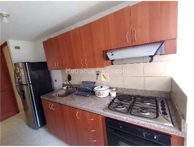 Apartamento de 3 alcobas en venta en Loma De Los Bernal, Medellín, 78 m² · foto 7 de 20