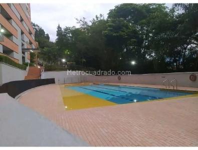 Apartamento de 3 alcobas en venta en Loma De Los Bernal, Medellín, 78 m² · foto 9 de 20