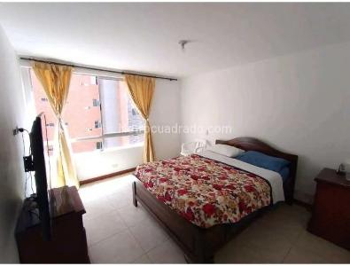 Apartamento de 3 alcobas en venta en Loma De Los Bernal, Medellín, 78 m² · foto 10 de 20