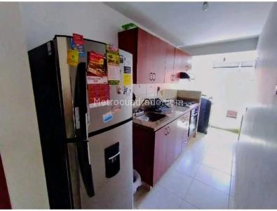 Apartamento de 3 alcobas en venta en Loma De Los Bernal, Medellín, 78 m² · foto 12 de 20