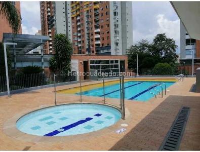Apartamento de 3 alcobas en venta en Loma De Los Bernal, Medellín, 78 m² · foto 16 de 20