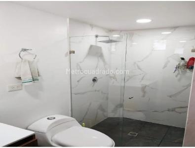 Casa de 3 alcobas en venta en Estadio, Medellín, 200 m² · foto 2 de 20