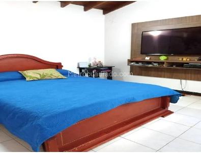 Casa de 3 alcobas en venta en Estadio, Medellín, 200 m² · foto 4 de 20