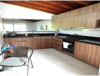 Casa de 3 alcobas en venta en Estadio, Medellín, 200 m² · foto 14 de 20