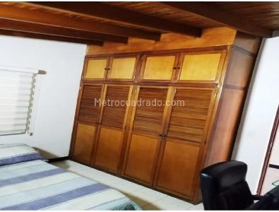 Casa de 3 alcobas en venta en Estadio, Medellín, 200 m² · foto 15 de 20