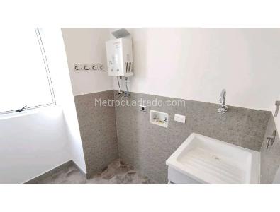 Apartamento de 2 alcobas en venta en El Poblado, Medellín, 70 m² · foto 2 de 20