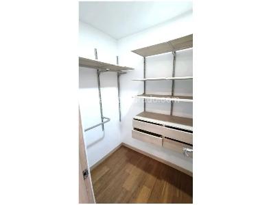 Apartamento de 2 alcobas en venta en El Poblado, Medellín, 70 m² · foto 3 de 20