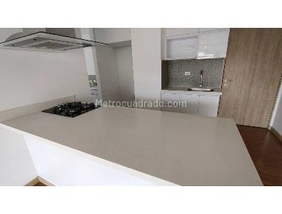 Apartamento de 2 alcobas en venta en El Poblado, Medellín, 70 m² · foto 13 de 20
