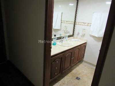 Apartamento de 4 alcobas en venta en Laureles, Medellín, 237 m² · foto 3 de 20