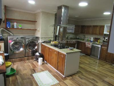 Apartamento de 4 alcobas en venta en Laureles, Medellín, 237 m² · foto 16 de 20