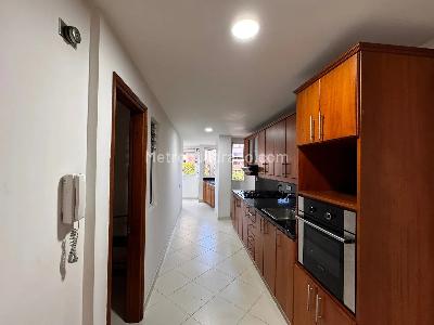 Apartamento de 4 alcobas en venta en Laureles, Medellín, 137 m² · foto 3 de 20