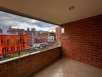 Apartamento de 4 alcobas en venta en Laureles, Medellín, 137 m² · foto 6 de 20