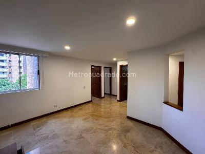 Apartamento de 4 alcobas en venta en Laureles, Medellín, 137 m² · foto 12 de 20