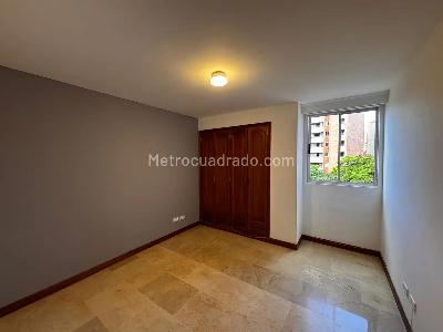Apartamento de 4 alcobas en venta en Laureles, Medellín, 137 m² · foto 13 de 20