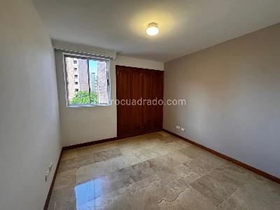 Apartamento de 4 alcobas en venta en Laureles, Medellín, 137 m² · foto 16 de 20