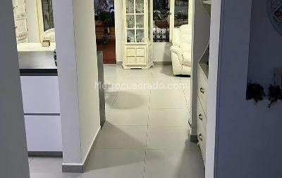 Casa de 3 alcobas en venta en San Nicolas, Rionegro, 245 m² · foto 3 de 20