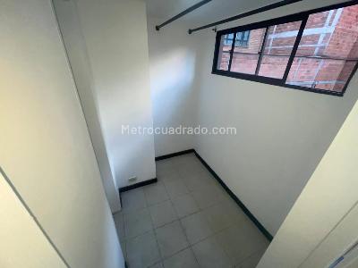 Apartamento de 4 alcobas en venta en Laureles, Medellín, 95 m² · foto 2 de 20