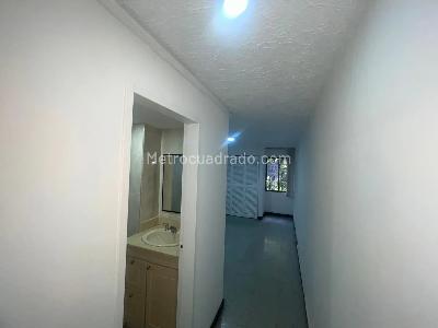 Apartamento de 4 alcobas en venta en Laureles, Medellín, 95 m² · foto 8 de 20