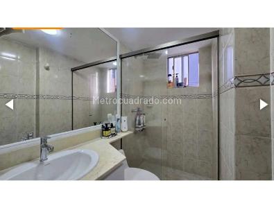 Apartamento en venta en Loma De Los Bernal, Medellín · foto 14 de 16