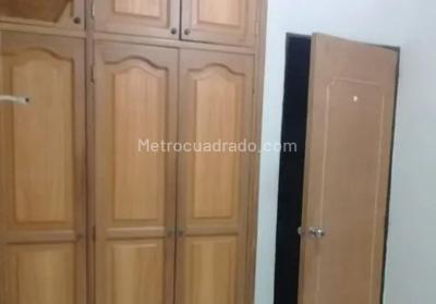 Casa de 5 alcobas en venta en La America, Medellín, 210 m² · foto 9 de 17