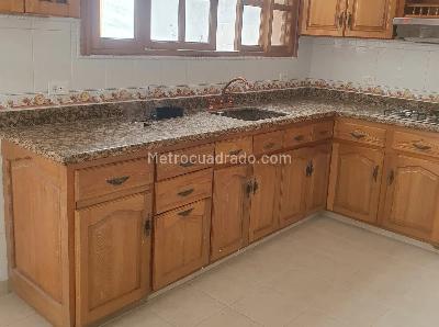 Casa de 5 alcobas en venta en Belen Malibu, Medellín, 220 m² · foto 3 de 17