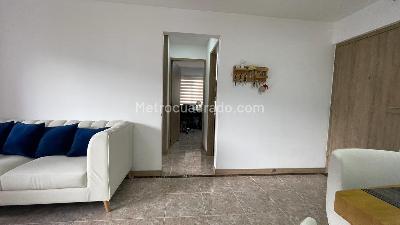 Apartamento de 3 alcobas en venta en Loma De Los Bernal, Medellín, 68 m² · foto 10 de 17