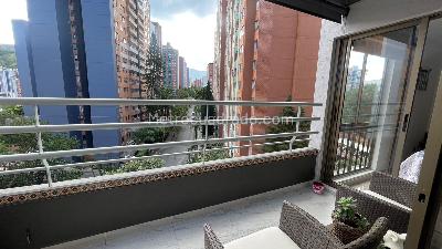 Apartamento de 3 alcobas en venta en Loma De Los Bernal, Medellín, 68 m² · foto 11 de 17