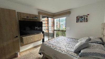 Apartamento de 3 alcobas en venta en Loma De Los Bernal, Medellín, 68 m² · foto 16 de 17