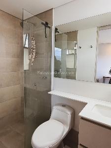 Apartamento de 2 alcobas en venta en El Poblado, Medellín, 95 m² · foto 12 de 19