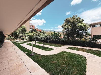 Apartamento de 2 alcobas en venta en El Poblado, Medellín, 95 m² · foto 18 de 19