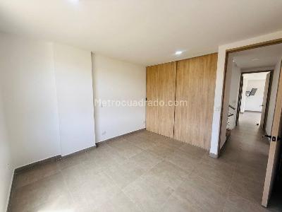 Casa de 4 alcobas en venta en El Porvenir, Rionegro, 250 m² · foto 2 de 4
