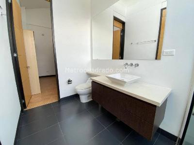 Casa de 4 alcobas en venta en El Atravesado, Envigado, 380 m² · foto 15 de 20