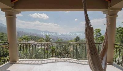 Casa de 4 alcobas en venta en Poblado Altos Del Poblado, Medellín, 330 m² · foto 9 de 19