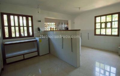 Casa de 4 alcobas en venta en Poblado Altos Del Poblado, Medellín, 330 m² · foto 12 de 19