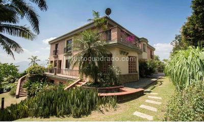 Casa de 4 alcobas en venta en Poblado Altos Del Poblado, Medellín, 330 m² · foto 16 de 19