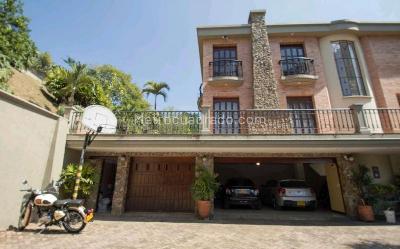 Casa de 4 alcobas en venta en Poblado Altos Del Poblado, Medellín, 330 m² · foto 18 de 19