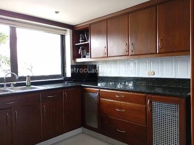 Apartamento de 3 alcobas en venta en Parque Poblado, Medellín, 214 m² · foto 5 de 20