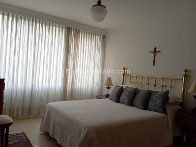 Apartamento de 3 alcobas en venta en Parque Poblado, Medellín, 214 m² · foto 14 de 20