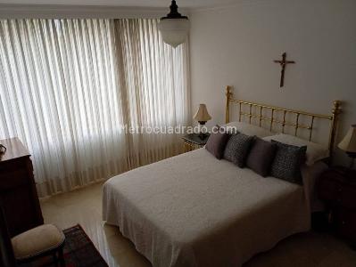 Apartamento de 3 alcobas en venta en Parque Poblado, Medellín, 214 m² · foto 15 de 20