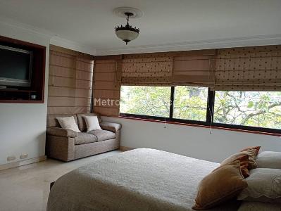 Apartamento de 3 alcobas en venta en Parque Poblado, Medellín, 214 m² · foto 16 de 20