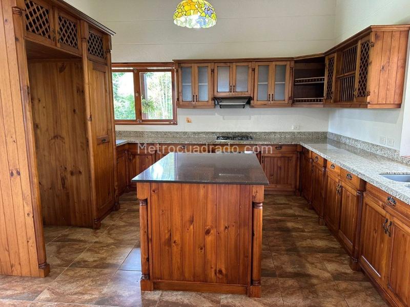 3BR House in Llanogrande (1700 m²)