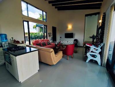 Casa de 3 alcobas en venta en Vereda Santa Barbara, Rionegro · foto 2 de 12