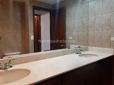 Casa de 5 alcobas en venta en La Calera, Medellín, 680 m² · foto 11 de 20