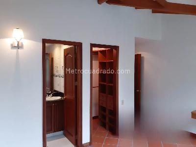 Casa de 5 alcobas en venta en La Calera, Medellín, 680 m² · foto 2 de 20