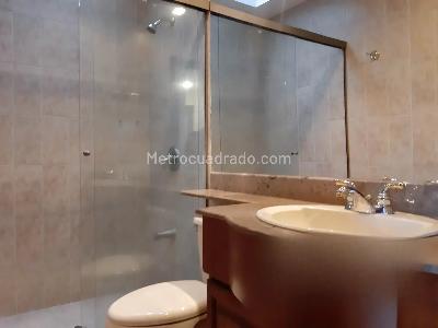Casa de 5 alcobas en venta en La Calera, Medellín, 680 m² · foto 3 de 20