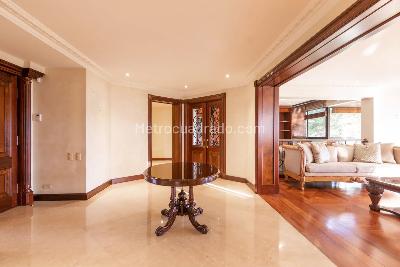 Apartamento de 5 alcobas en venta en Poblado | Las Santas, Medellín, 425 m² · foto 2 de 19