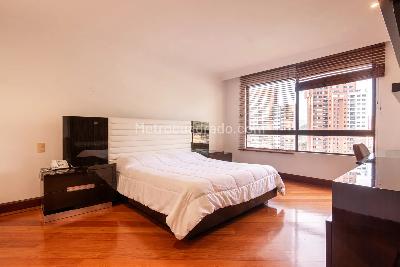 Apartamento de 5 alcobas en venta en Poblado | Las Santas, Medellín, 425 m² · foto 4 de 19
