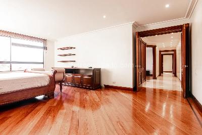 Apartamento de 5 alcobas en venta en Poblado | Las Santas, Medellín, 425 m² · foto 8 de 19