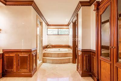 Apartamento de 5 alcobas en venta en Poblado | Las Santas, Medellín, 425 m² · foto 11 de 19