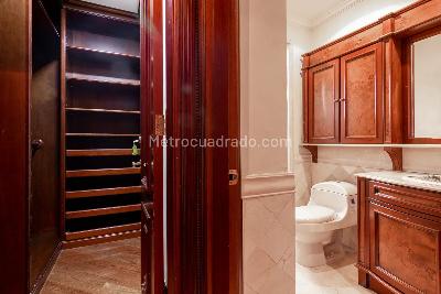 Apartamento de 5 alcobas en venta en Poblado | Las Santas, Medellín, 425 m² · foto 12 de 19